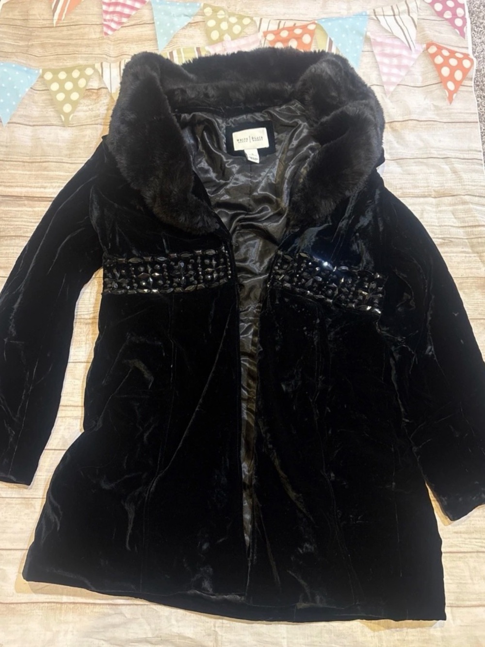White house black market Black Coat with Faux Fur Collar with gemstone goth sz L - Picture 2 of 2